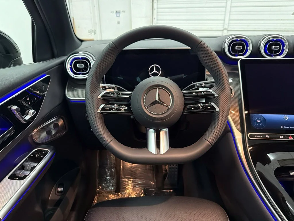 New 2027 Black Mercedes-Benz GLC 300 image 22