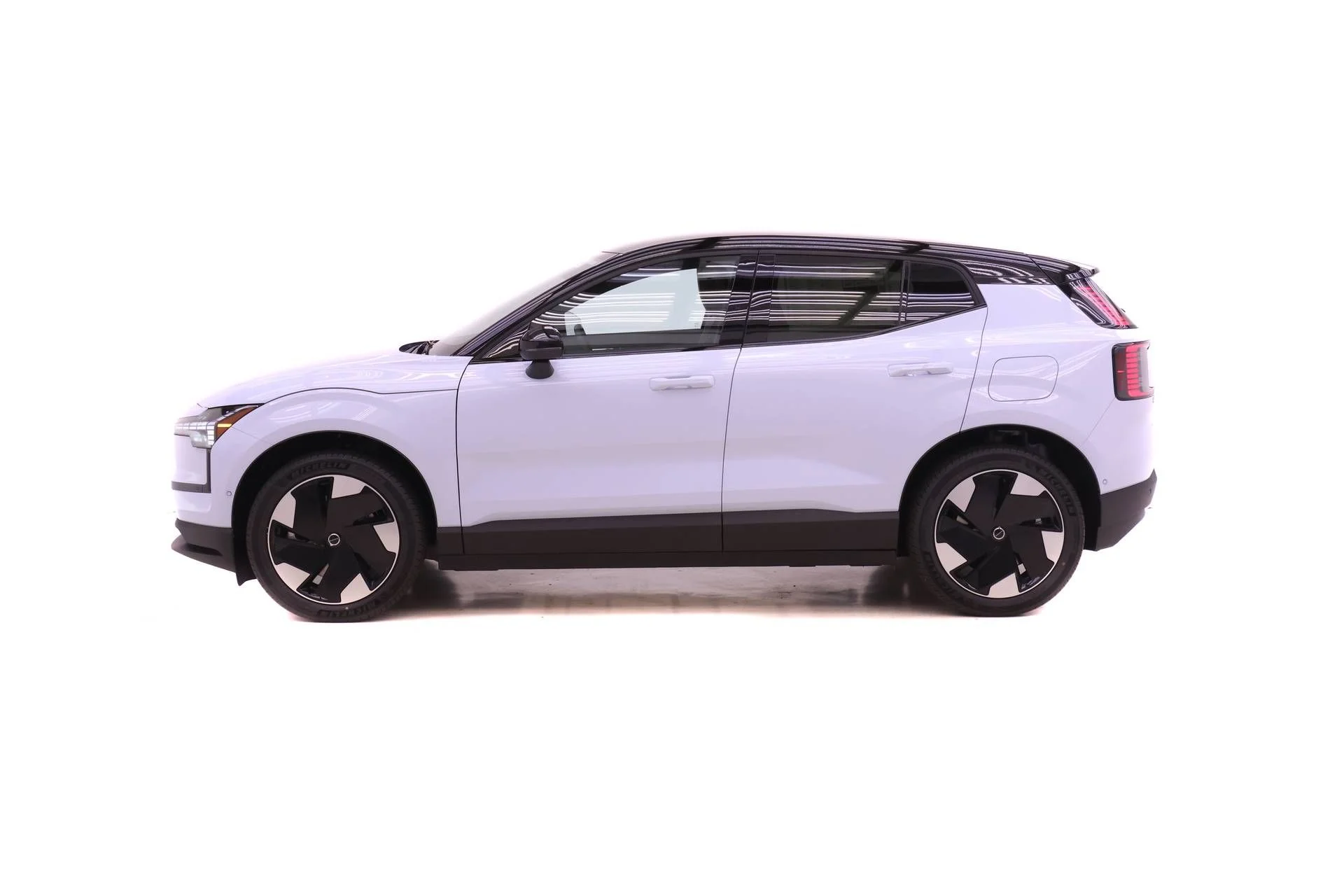 New 2026 Cloud Blue Volvo Ultra image 3