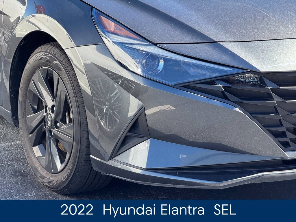 Used 2022 Gray Hyundai SEL image 3