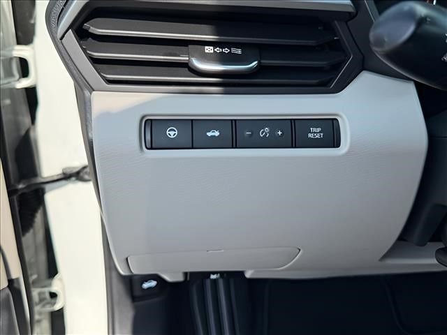 Used 2023 White Nissan 2.5 SV image 24