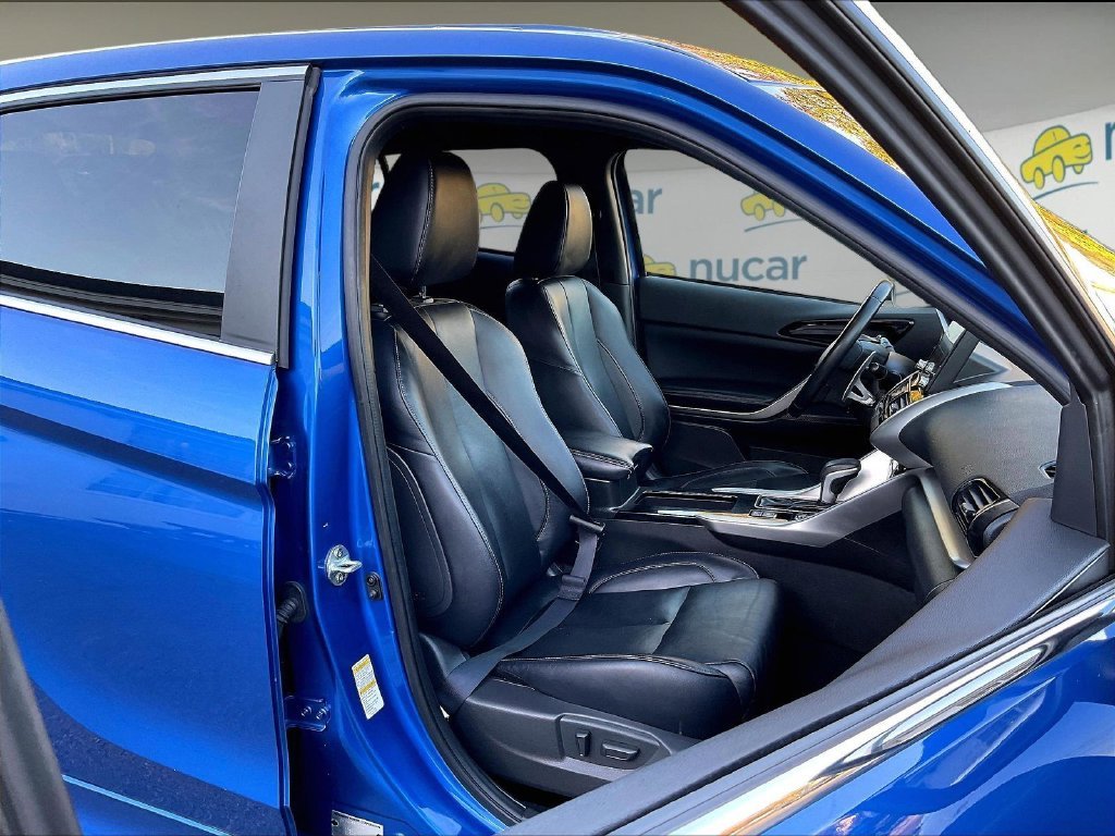 Used 2024 Blue Mitsubishi SEL image 11