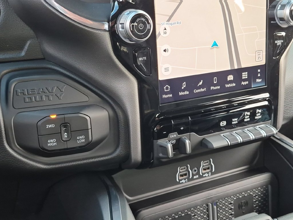 New 2027 Diamond Black Crystal Pearl-Coat Exterior Paint RAM Laramie image 25