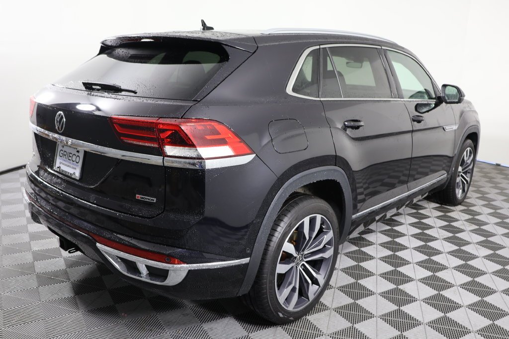 Used 2021 Black Volkswagen 3.6L V6 SEL Premium R-Line image 8