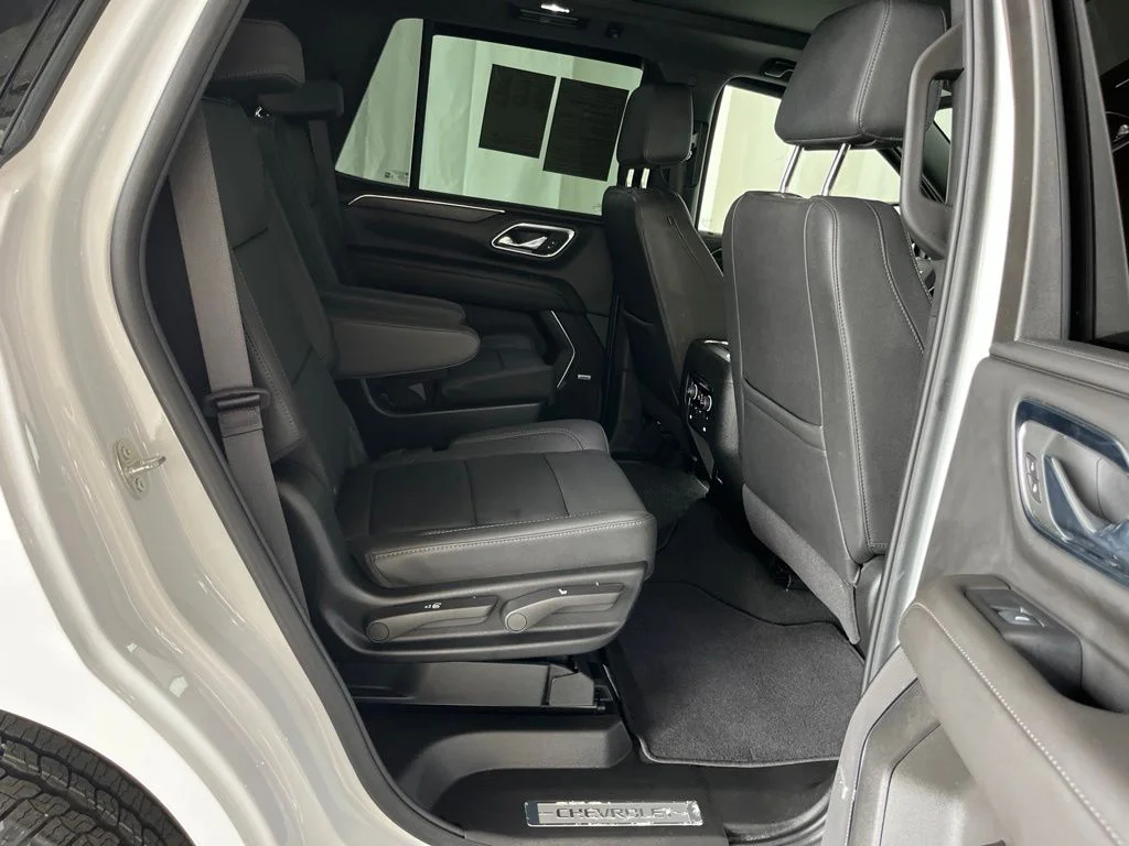 Used 2024 White Chevrolet Z71 image 22