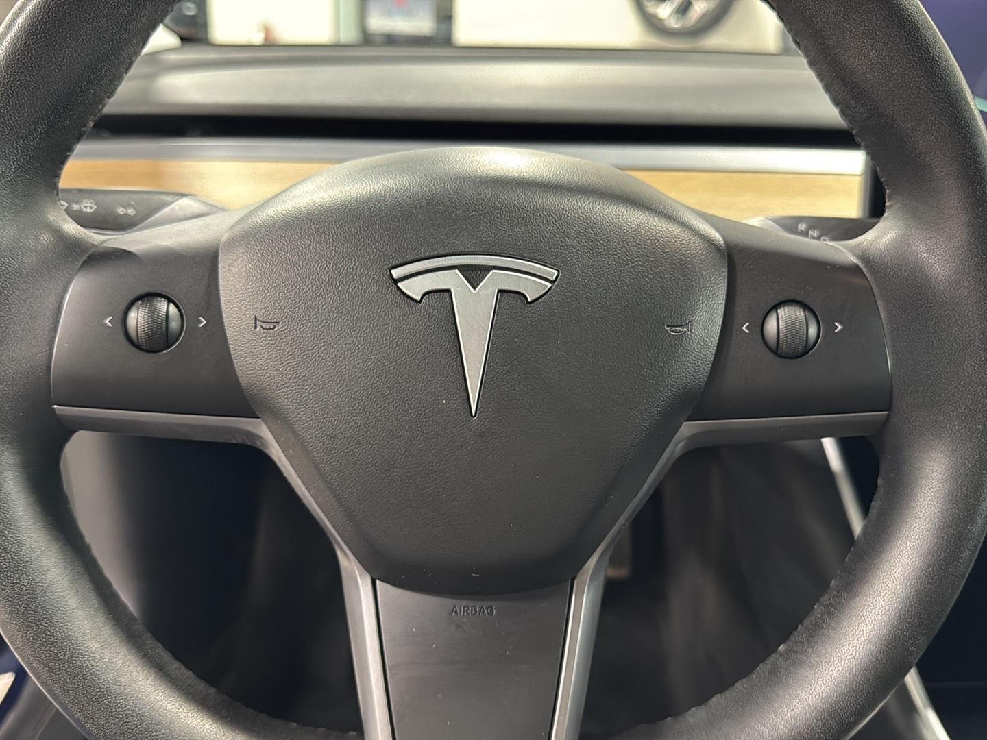 Used 2020 Pearl White Multi-Coat Tesla Standard Range image 34
