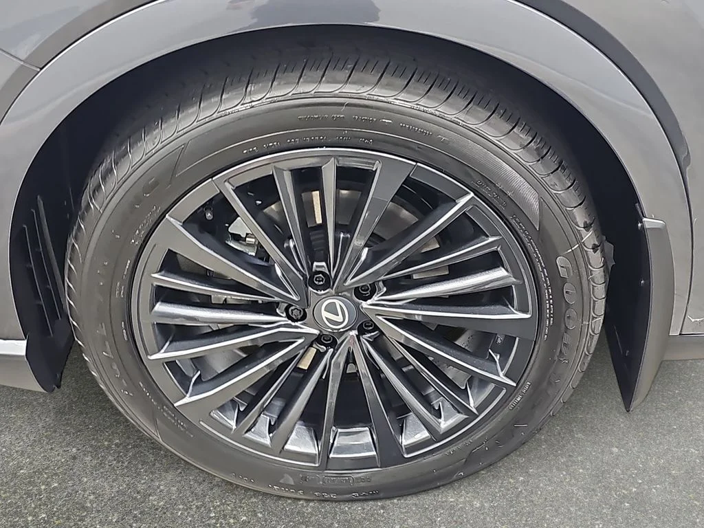 New 2026 Cloudburst Gray Lexus PREMIUM image 31