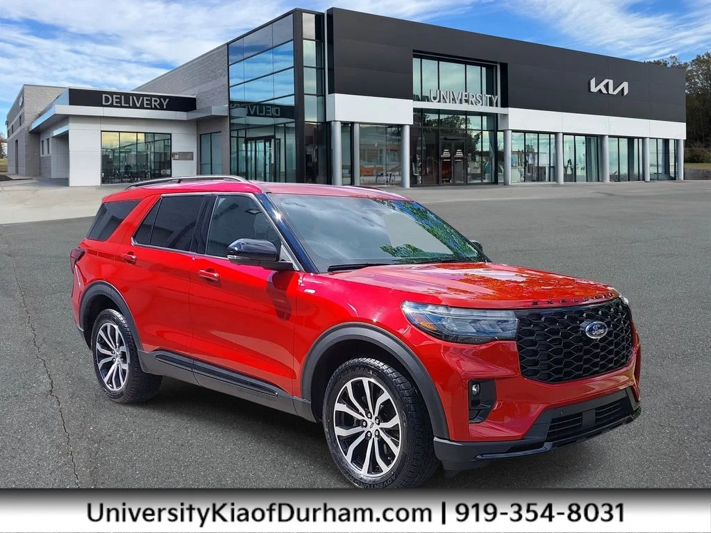 Used 2025 Red Ford ST-Line image 1