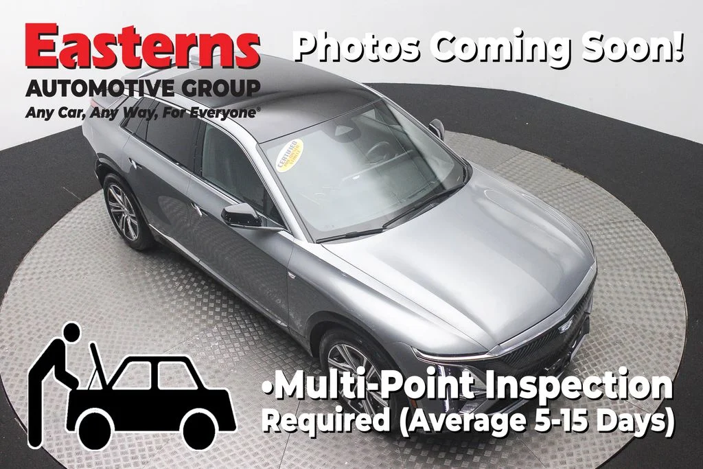 Used 2024 Silver Cadillac Luxury image 3