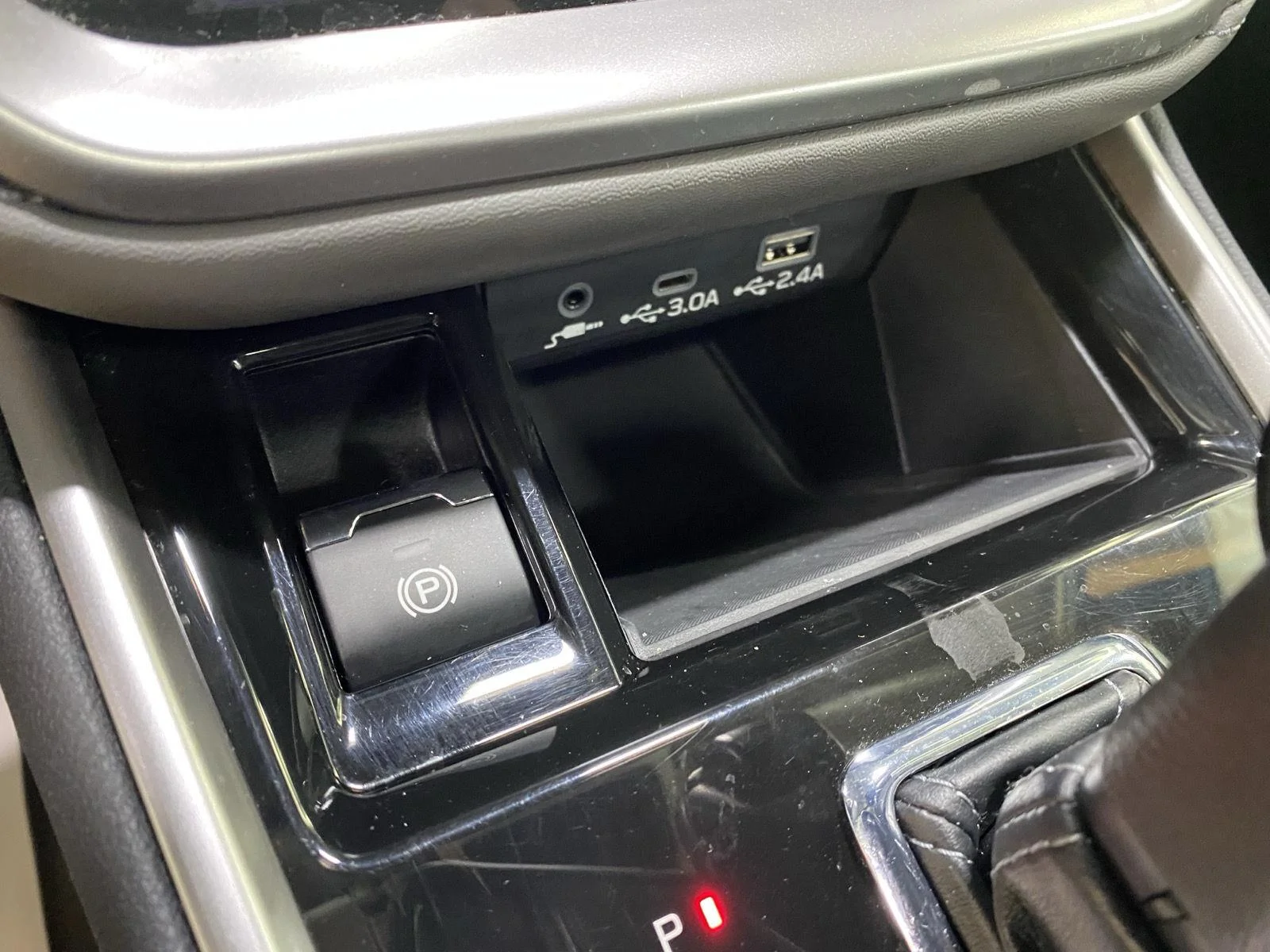 Used 2024 Crystal White Pearl Subaru Onyx Edition image 21