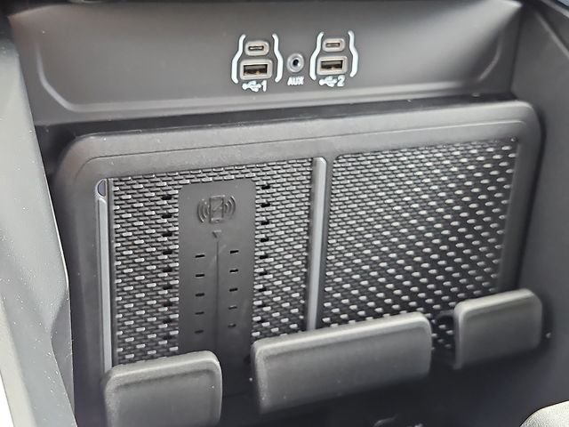 New 2026 Silver Zynith Exterior Paint RAM Laramie image 17