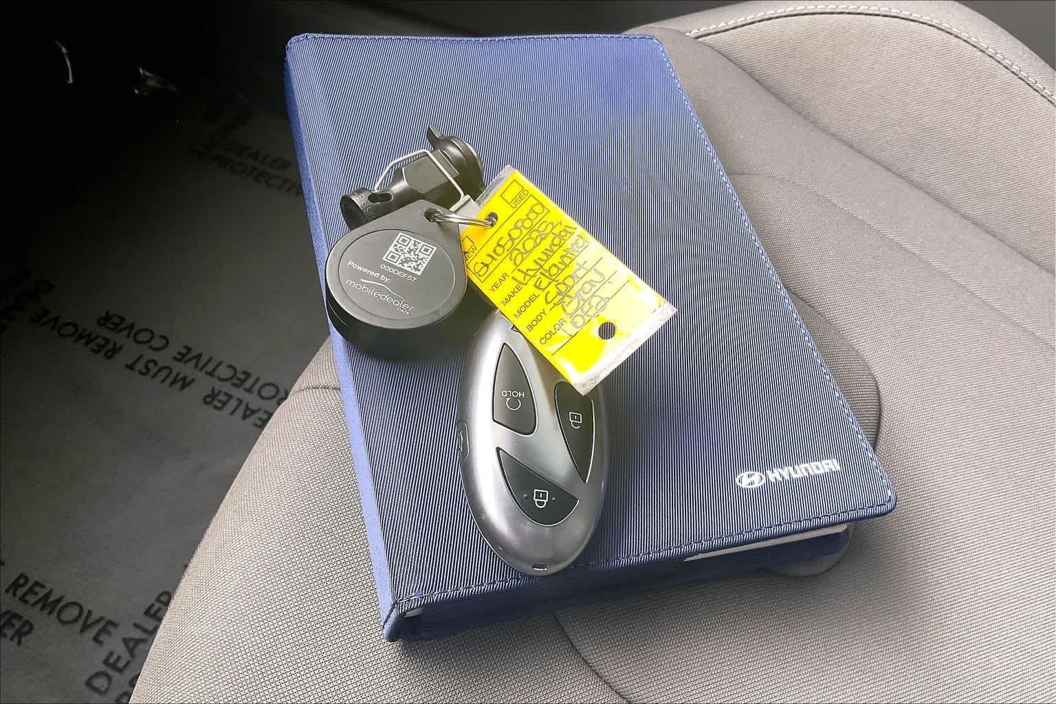 Certified Used 2025 Fluid Metal Hyundai SEL Sport image 15
