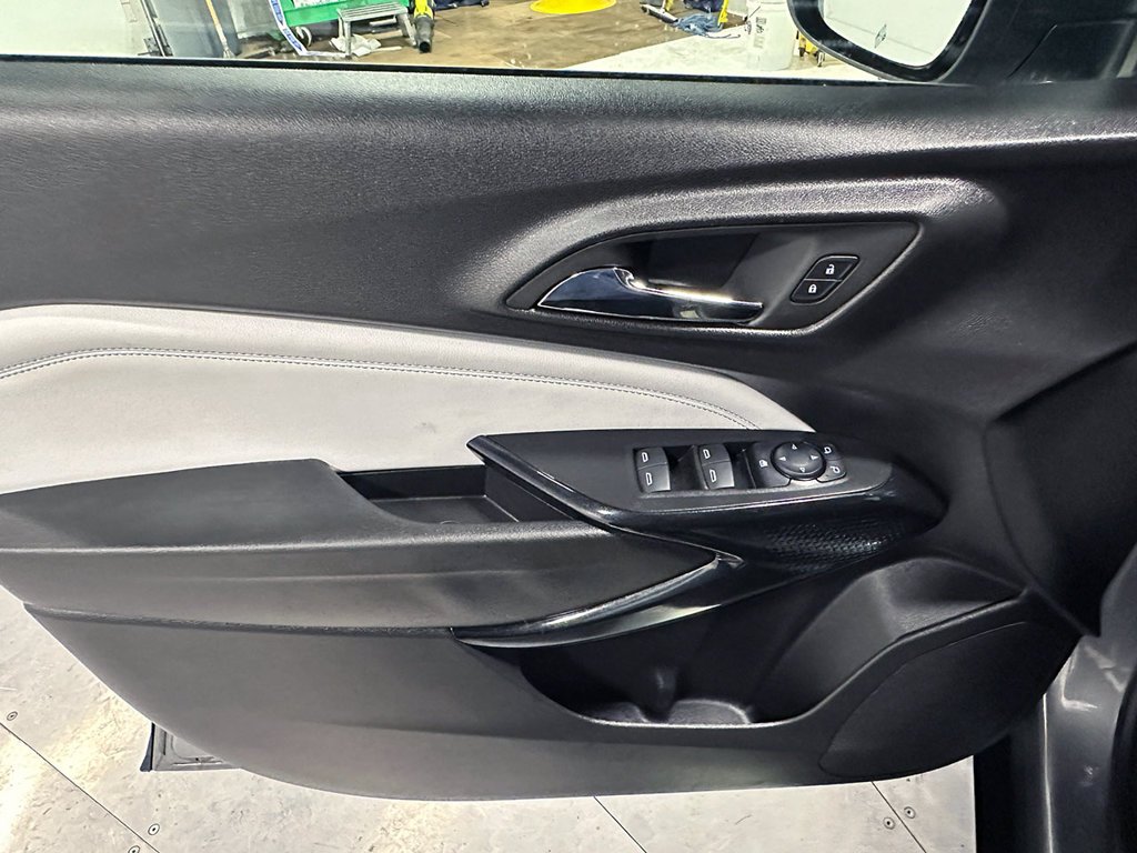 Used 2025 Gray Chevrolet LT image 18