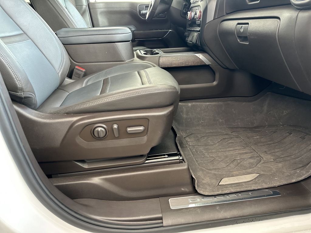 Used 2022 White GMC Denali image 40