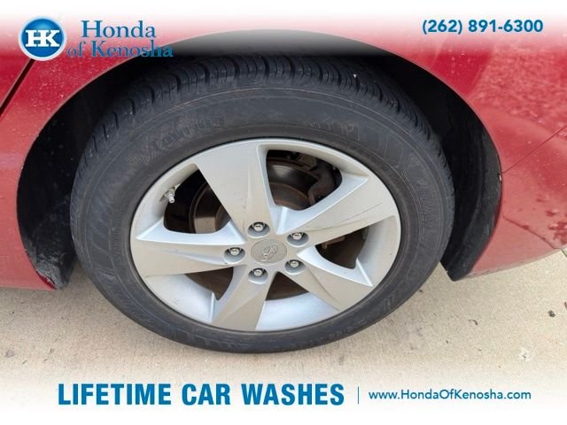 Used 2013 Red Hyundai GLS image 3