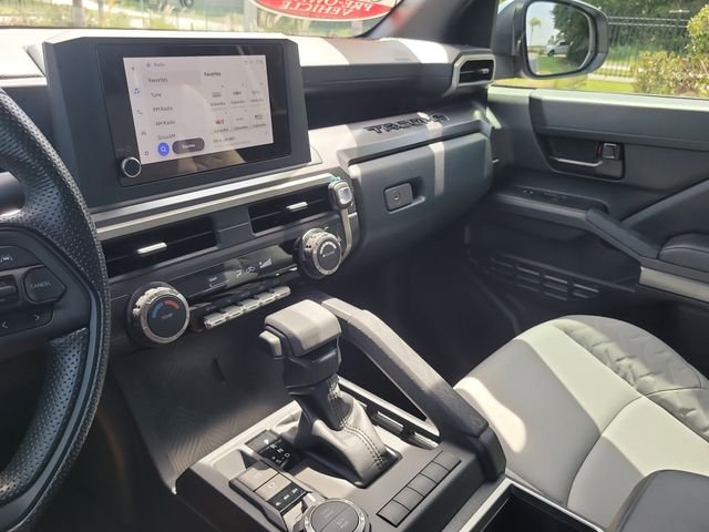 Used 2026  Toyota SR5 image 19