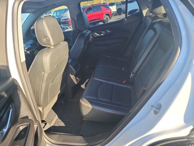 Used 2022 Summit White GMC AT4 image 30