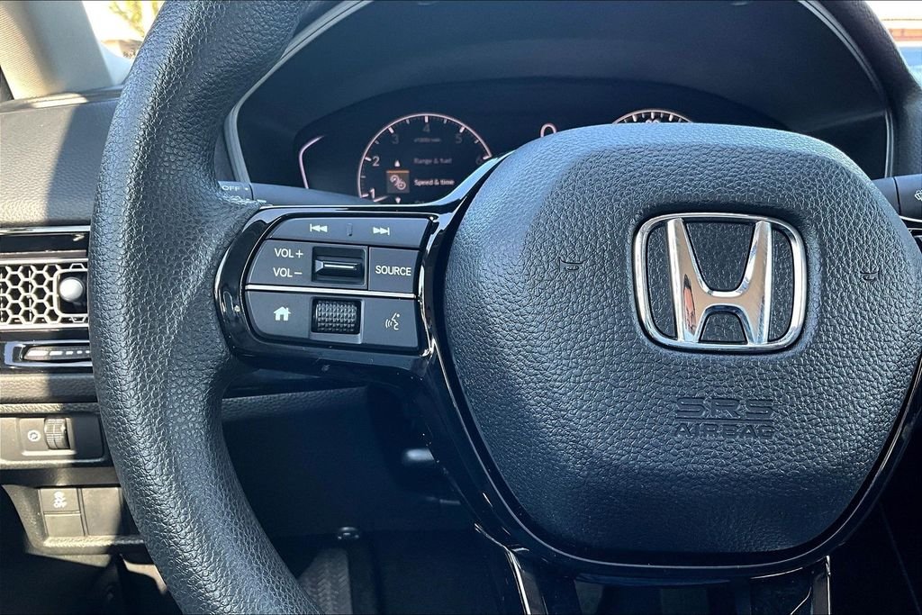 Used 2025  Honda LX image 9