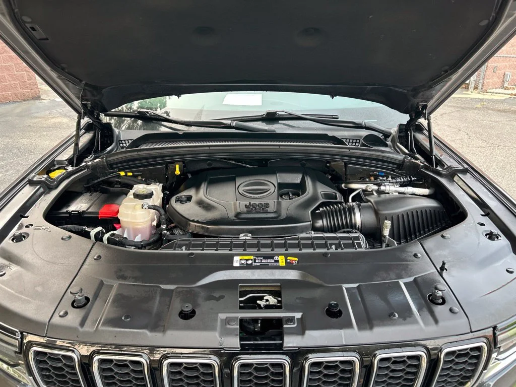 Used 2022 Gray Jeep Overland image 10