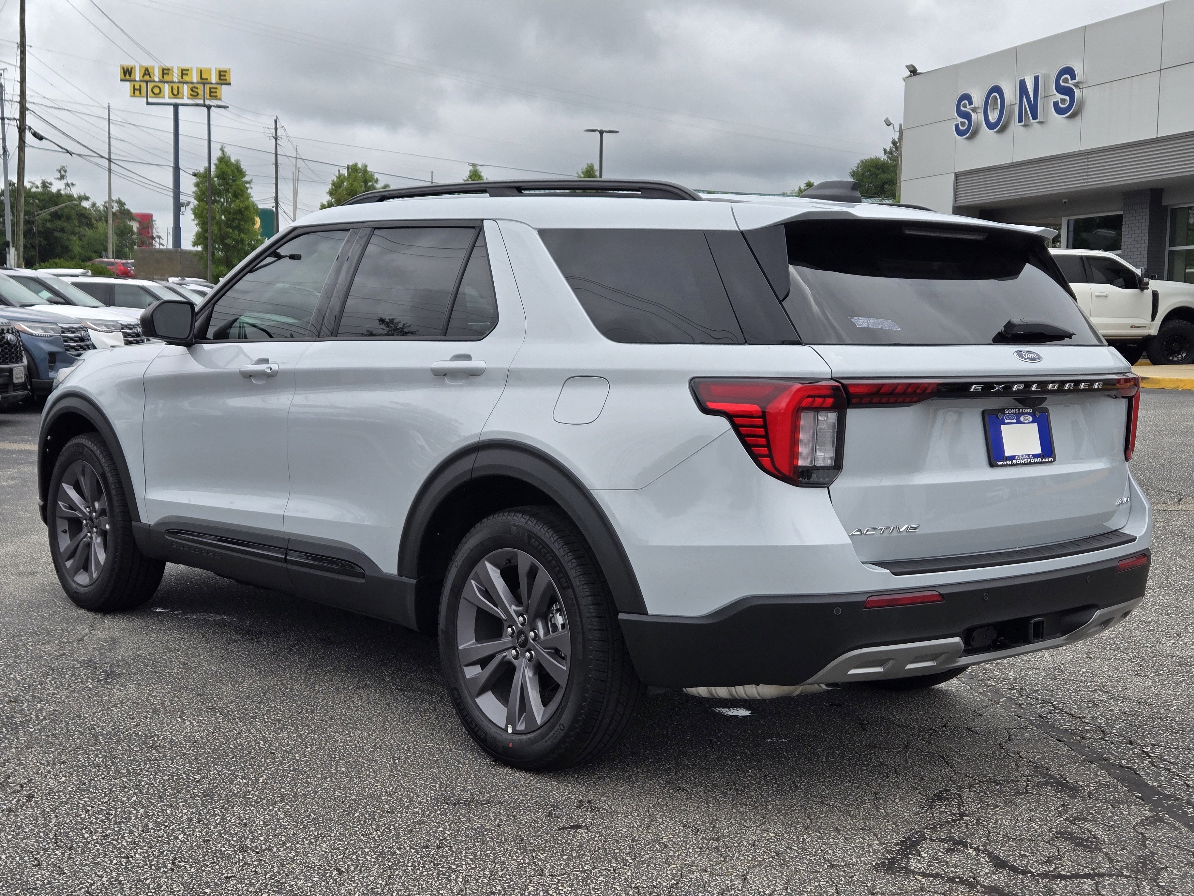 New 2026 Space White Metallic FORD Active image 12