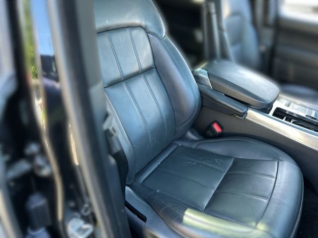 Used 2022 Black Land Rover HSE Silver Edition image 27