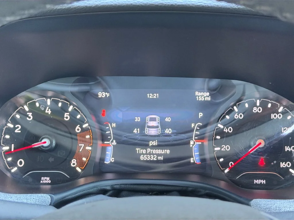 Used 2024 White Jeep Latitude image 14