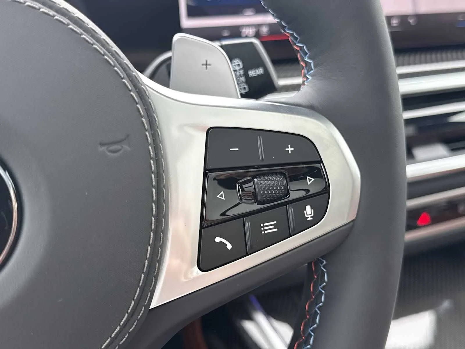 New 2026 Skyscraper Grey Metallic BMW M60i image 27
