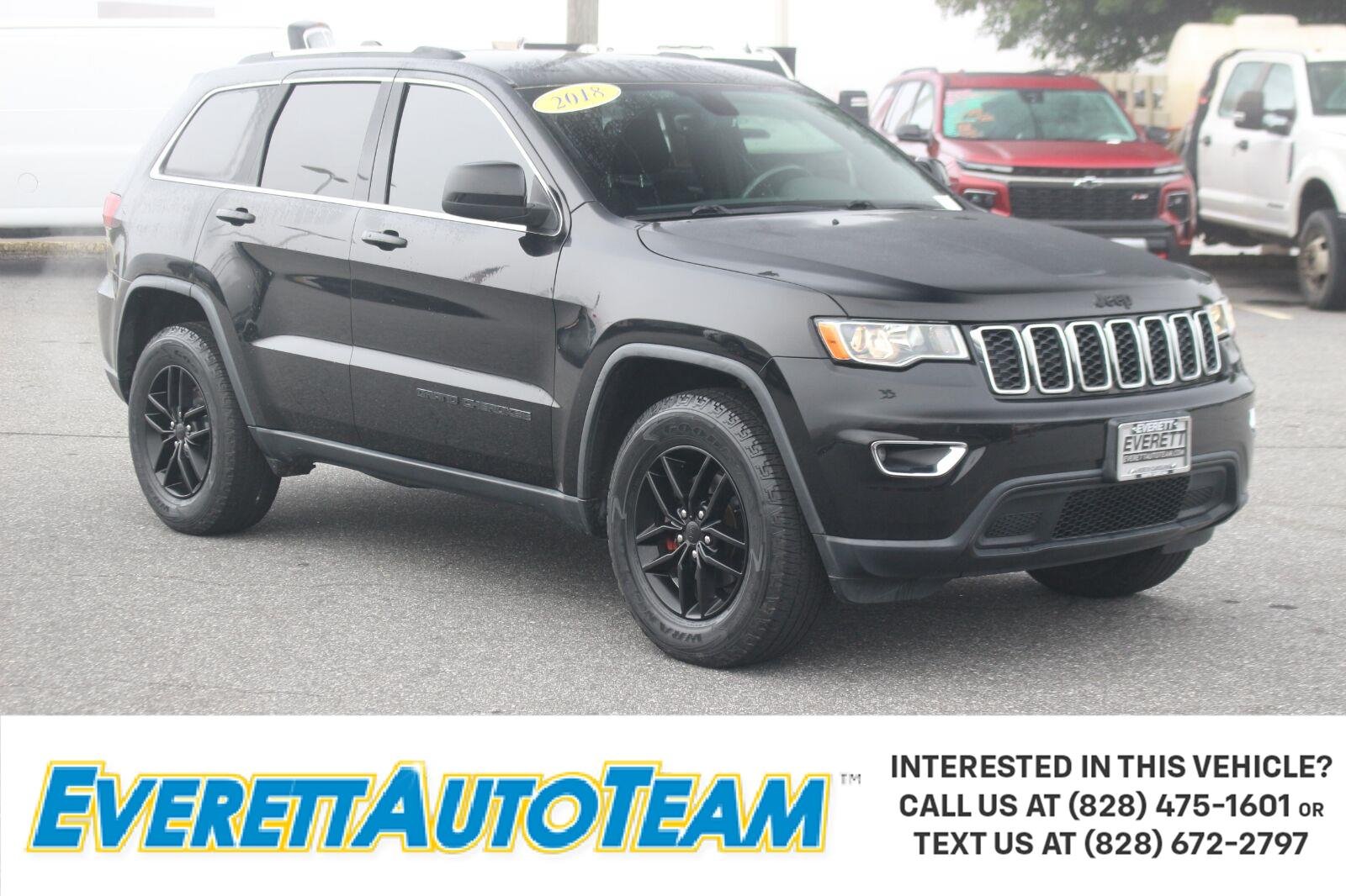 Used 2018  Jeep Laredo E image 1