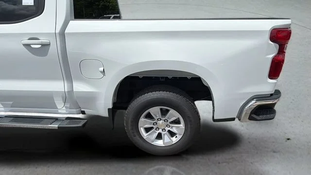 Used 2026 Summit White Chevrolet LT image 34