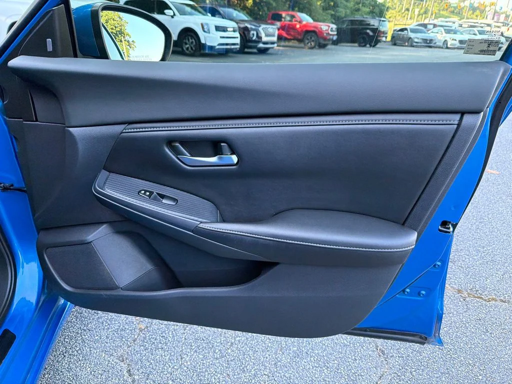 Used 2022 Blue Nissan SV image 14