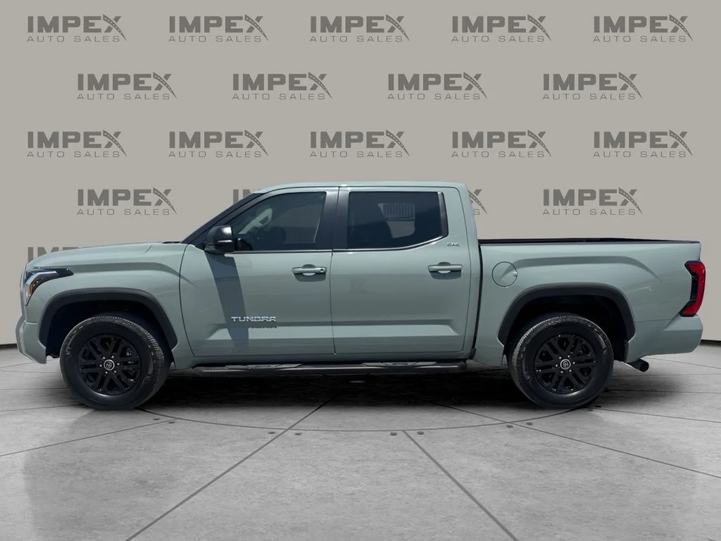 Used 2024  Toyota SR5 image 2