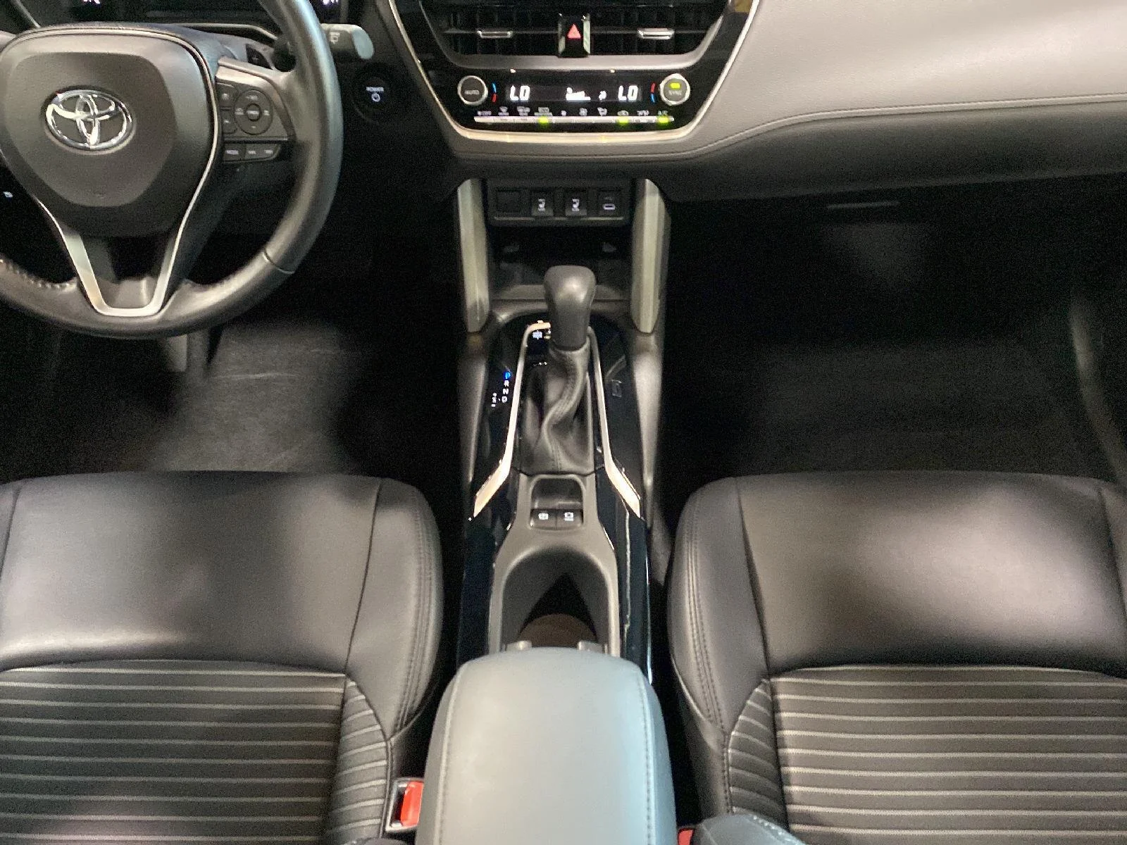 Used 2024 Wind Chill Pearl Toyota XSE image 22