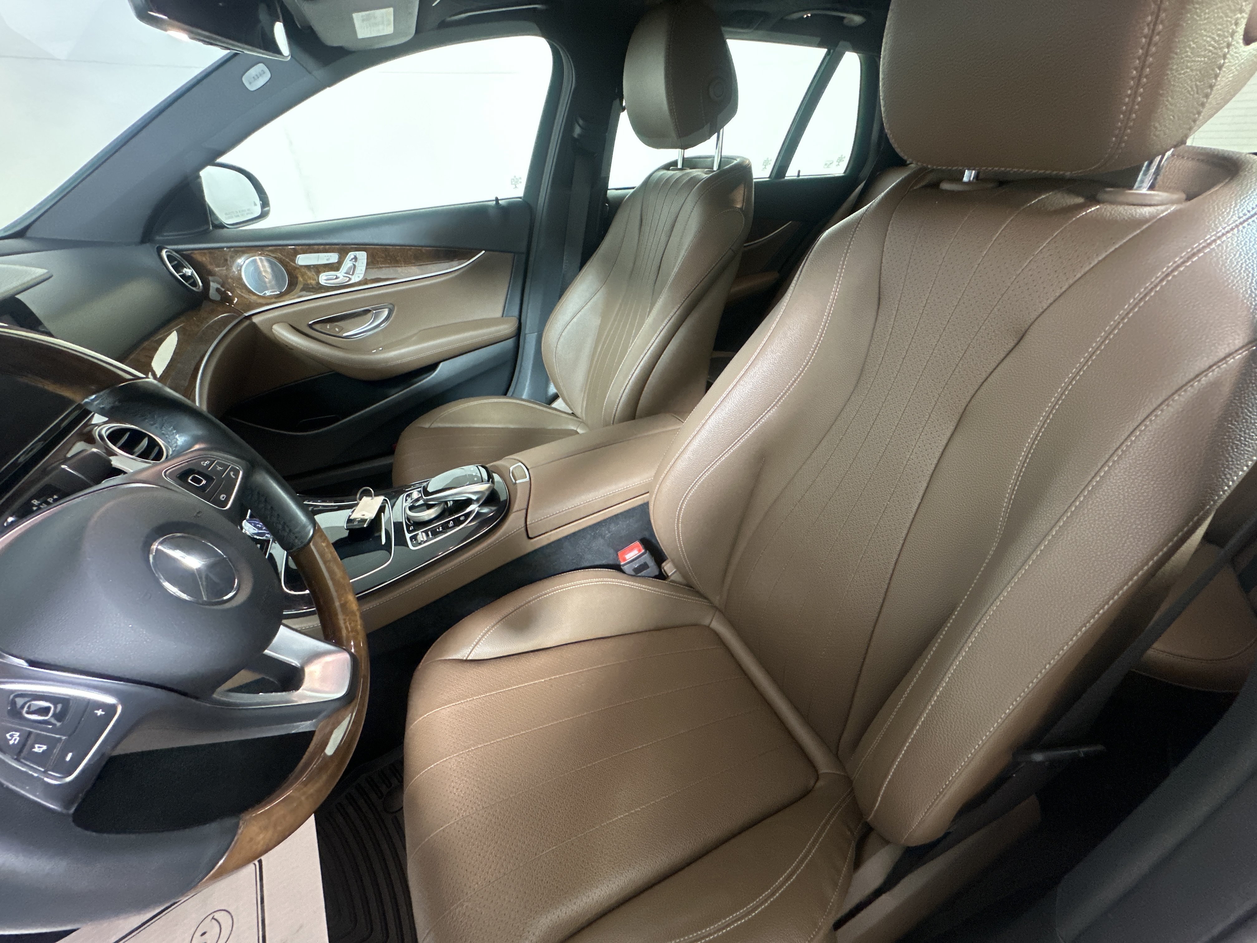Used 2018  Mercedes-Benz E 400 image 9