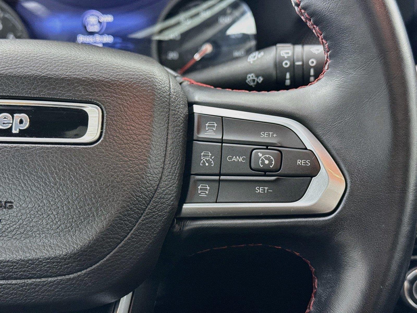 Used 2022 Bright White Clearcoat Jeep Trailhawk image 17