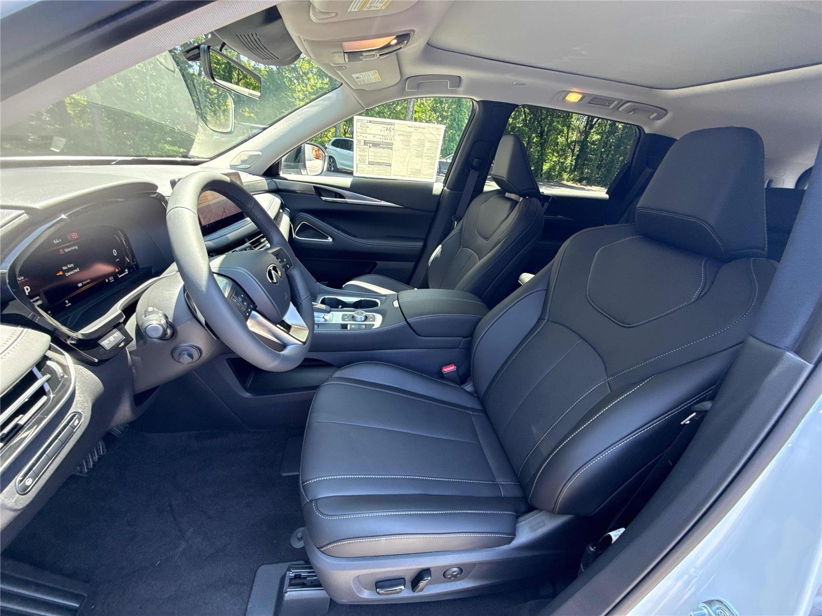 New 2027 RADIANT WHITE INFINITI Luxe FWD image 11