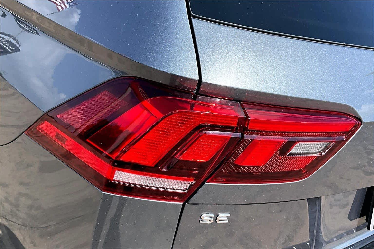 Used 2023 Platinum Gray Metallic Volkswagen SE image 27