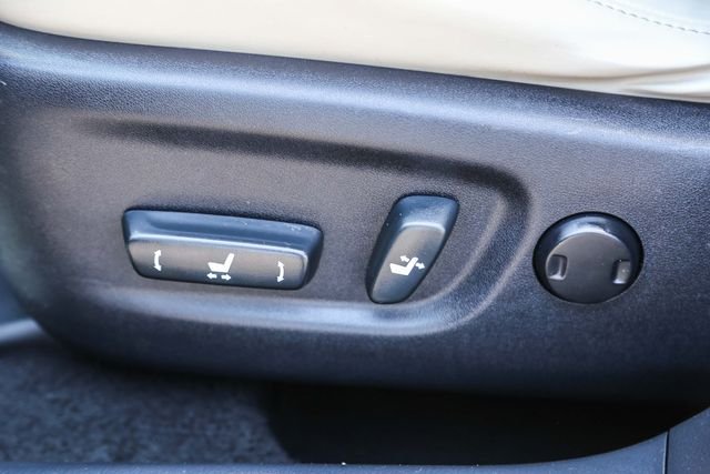 Used 2013 Black Lexus 200h image 27