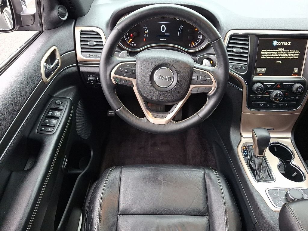 Used 2017 Diamond Black Crystal Pearlcoat Jeep Limited image 12