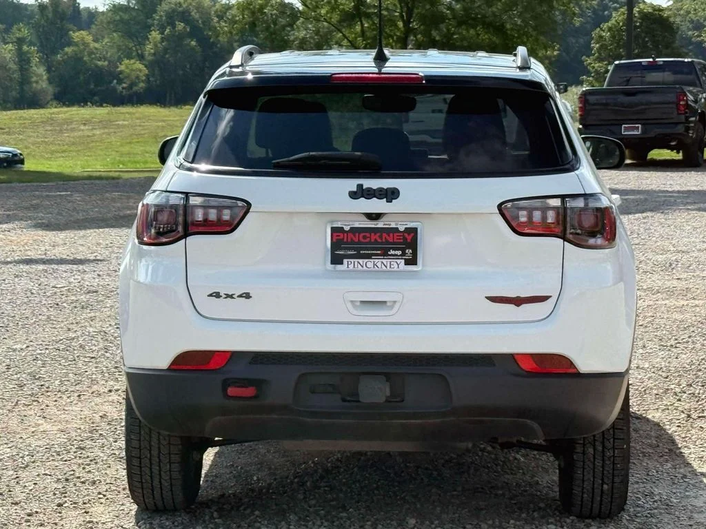 Used 2022 White Jeep Trailhawk image 7