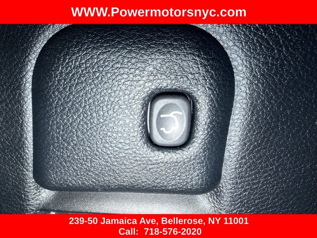 Used 2019 Red Jeep Limited image 19