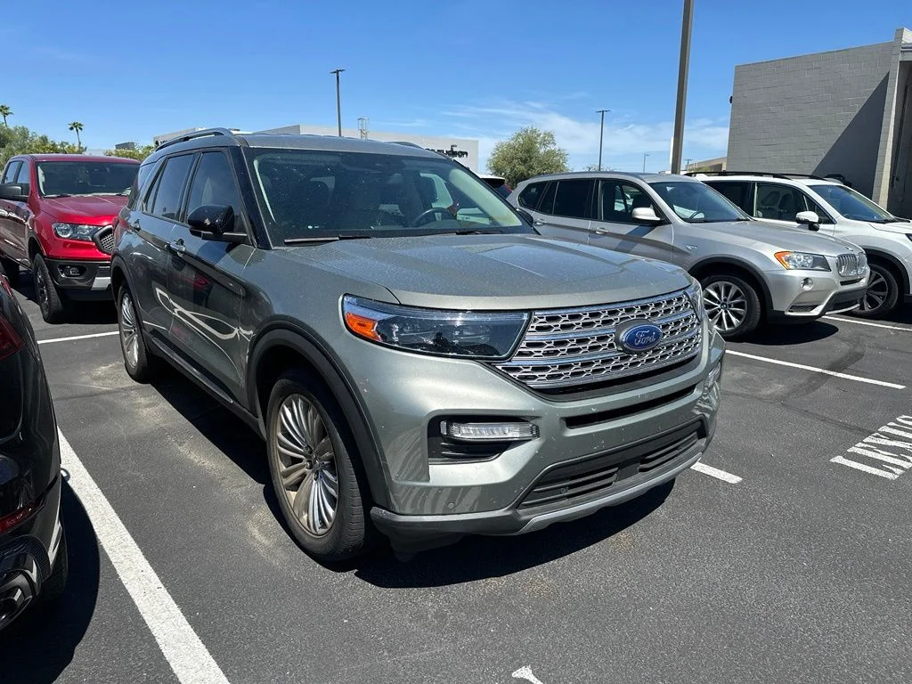 Used 2020 Green Ford Limited image 3