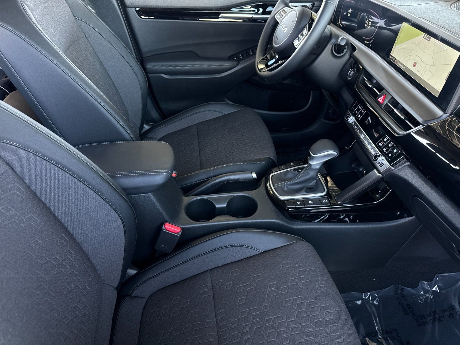 New 2026 Pluton Blue / Black Roof Kia S image 17
