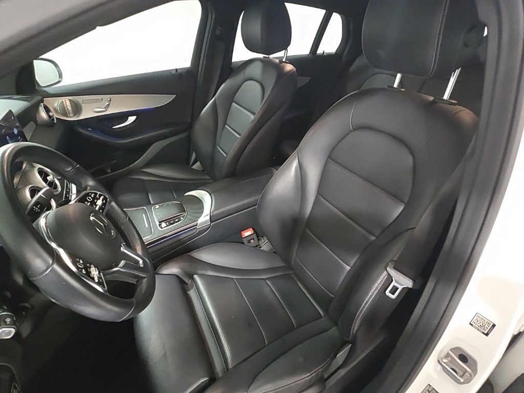 Used 2023 Polar White Mercedes-Benz GLC 300 Coupe image 23