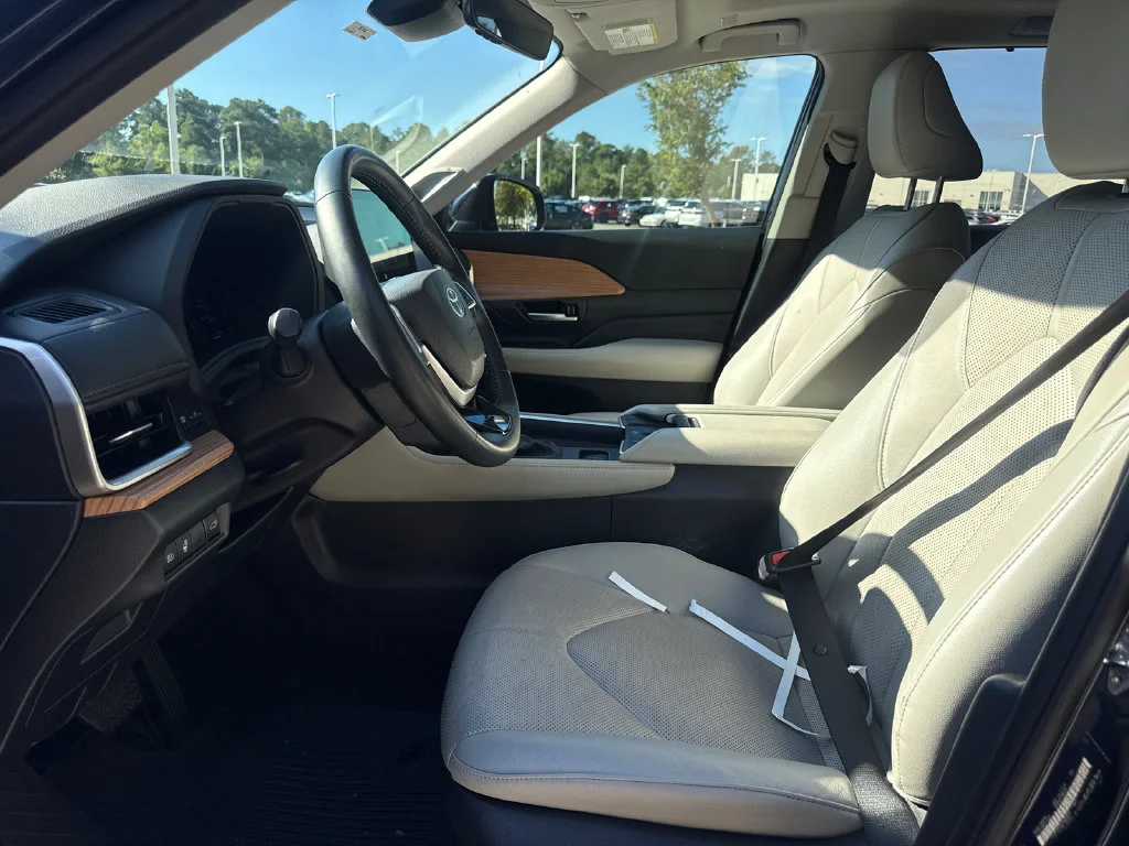 Used 2025 Blueprint Toyota Limited image 12