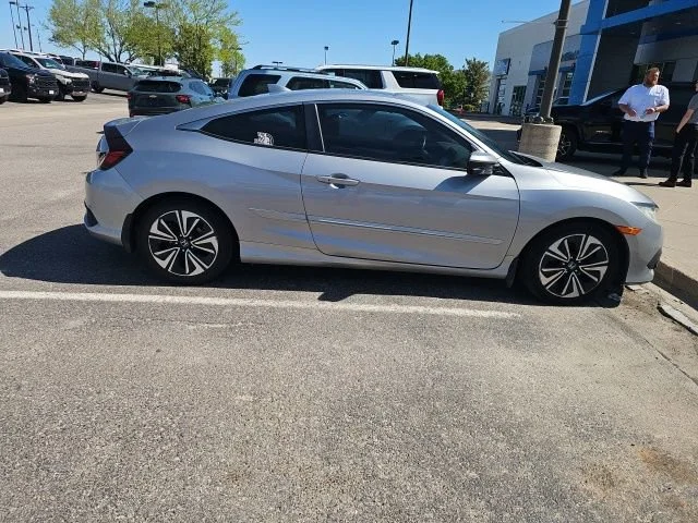 Used 2018 Silver Honda EX-T image 3