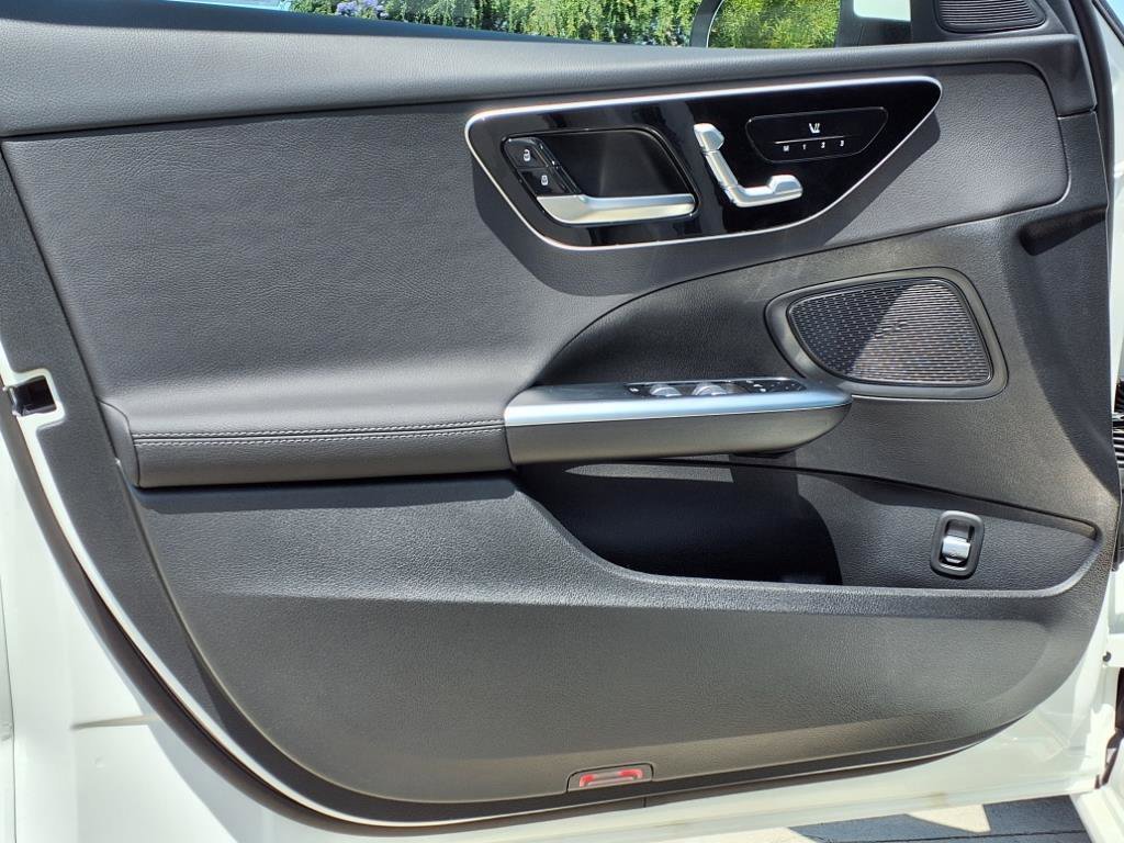 2025 Mercedes-Benz C-Class Sedan C 300 - Photo 11