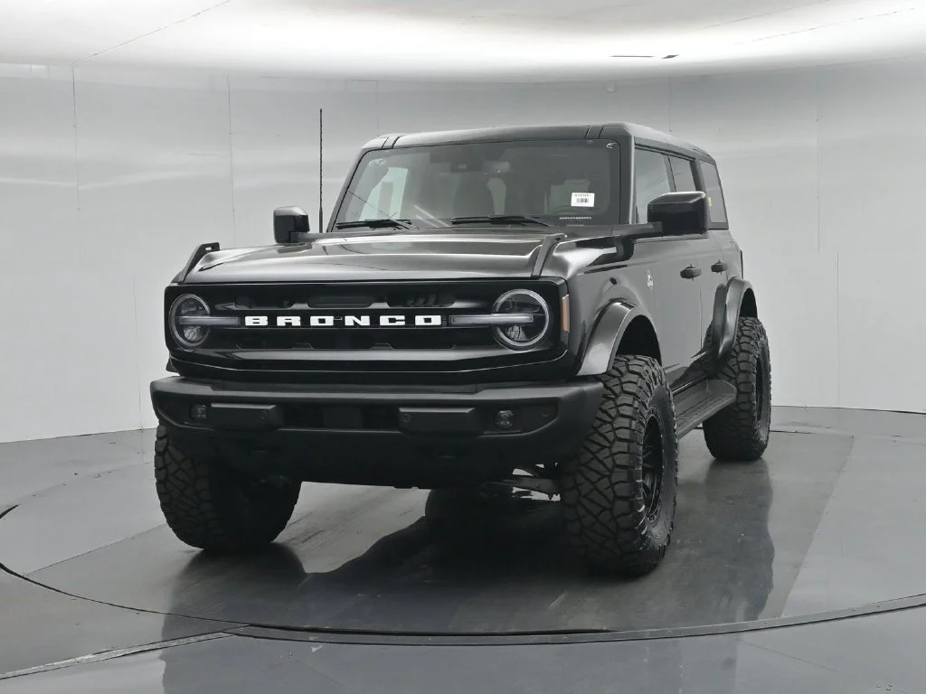 New 2026 Shadow Black Ford Outer Banks image 54