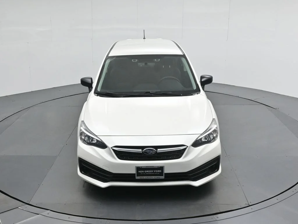 Used 2021 White Subaru Base image 31