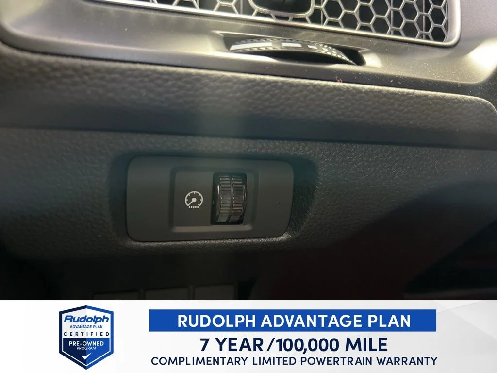 Used 2025 White Honda  image 39