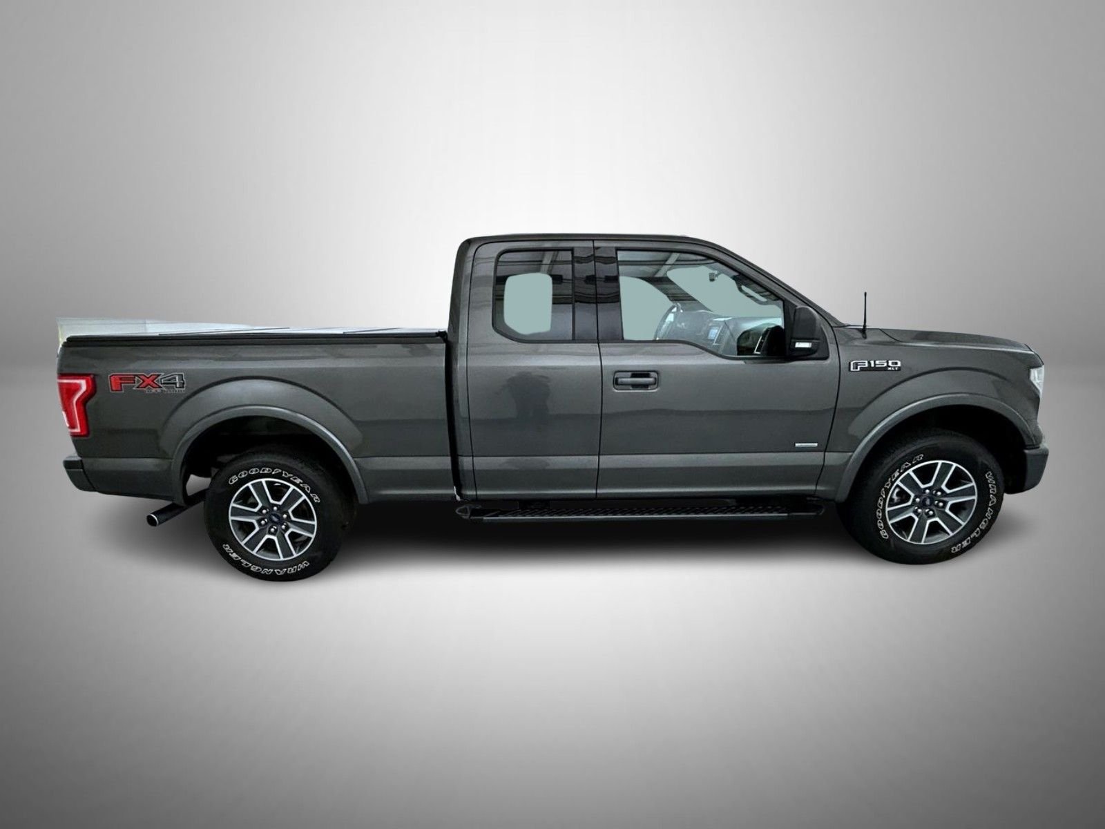 Used 2016 Gray Ford XLT image 4