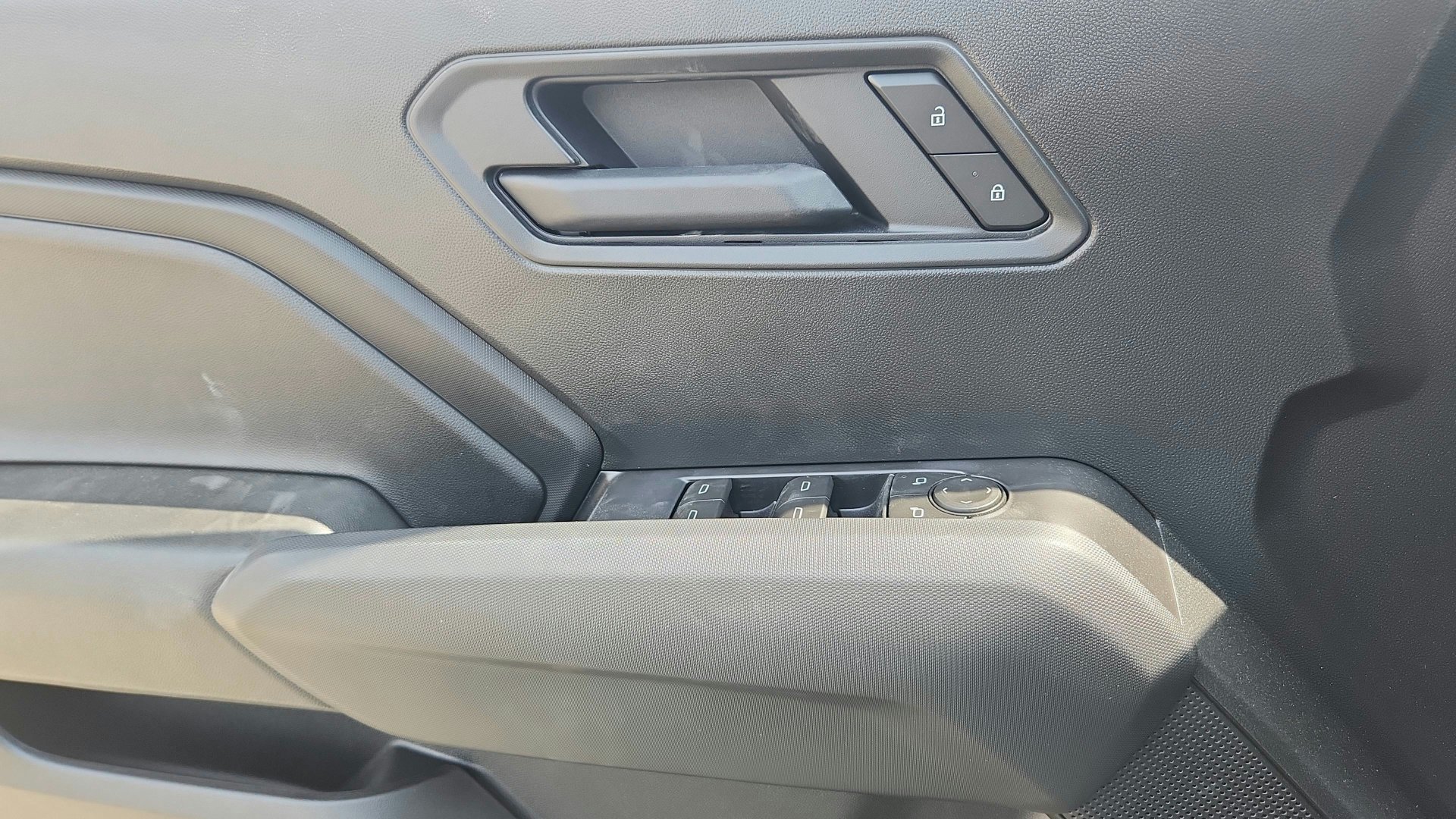2026 Chevrolet Colorado Work Truck - Photo 18